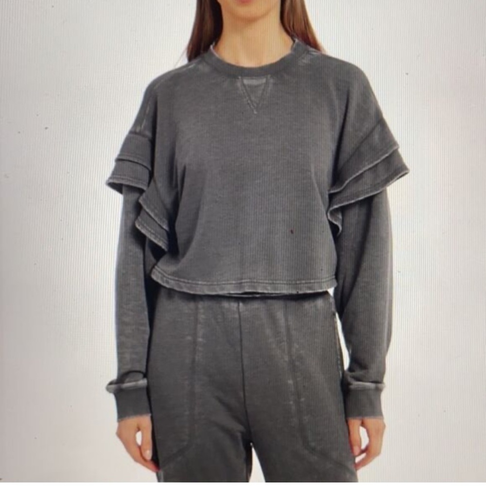 Seven for all mankind‎ cropped sweatshirt. Worn about 2x